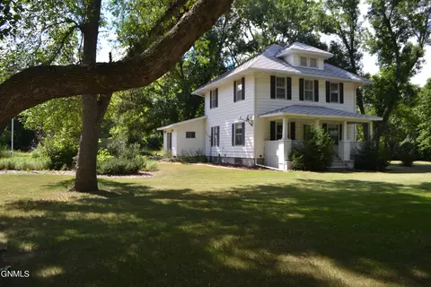206 3rd St SE, Moffit, ND 58560 photo 4