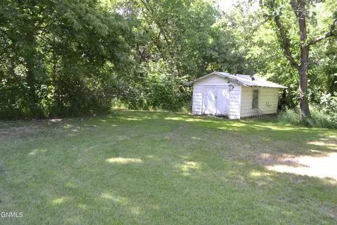 206 3rd St SE, Moffit, ND 58560 photo 14