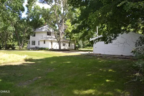 206 3rd St SE, Moffit, ND 58560 photo 13