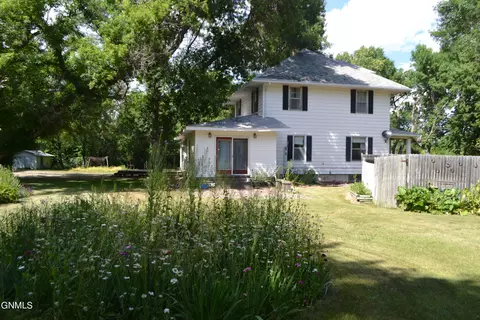206 3rd St SE, Moffit, ND 58560 photo 7