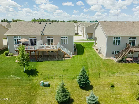 1737 Calgary Loop, Bismarck, ND 58503 photo 62