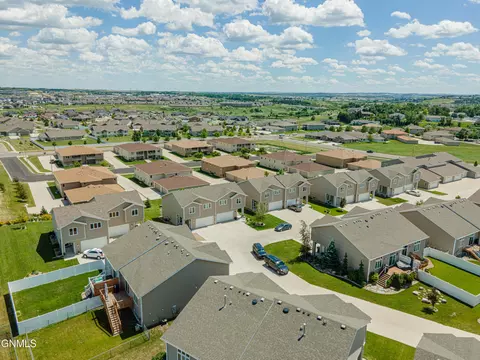 1737 Calgary Loop, Bismarck, ND 58503 photo 73