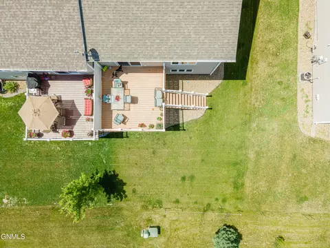 1737 Calgary Loop, Bismarck, ND 58503 photo 59