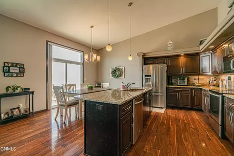 1737 Calgary Loop, Bismarck, ND 58503 photo 30