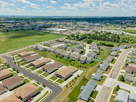 1737 Calgary Loop, Bismarck, ND 58503 photo 64
