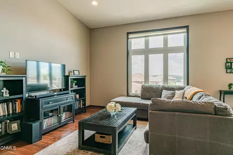 1737 Calgary Loop, Bismarck, ND 58503 photo 16