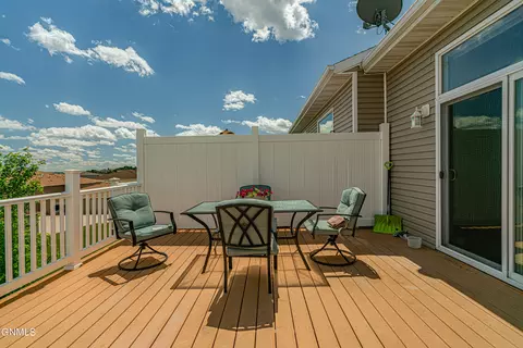 1737 Calgary Loop, Bismarck, ND 58503 photo 7
