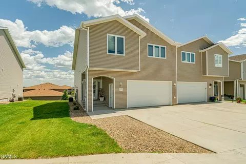 1737 Calgary Loop, Bismarck, ND 58503 photo 1