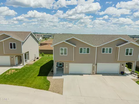 1737 Calgary Loop, Bismarck, ND 58503 photo 71