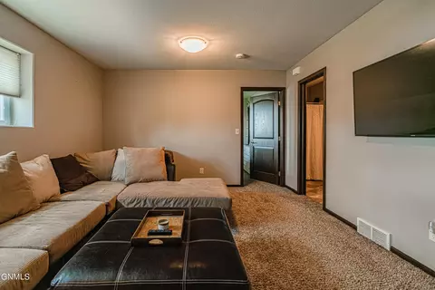 1737 Calgary Loop, Bismarck, ND 58503 photo 13