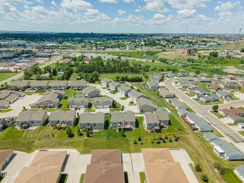 1737 Calgary Loop, Bismarck, ND 58503 photo 67