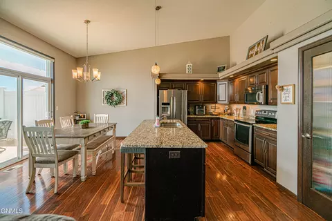 1737 Calgary Loop, Bismarck, ND 58503 photo 32