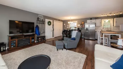 606 Cypress Dr, Beulah, ND 58523 photo 6