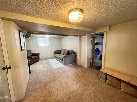 323 Custer Park St, Bismarck, ND 58501 photo 16