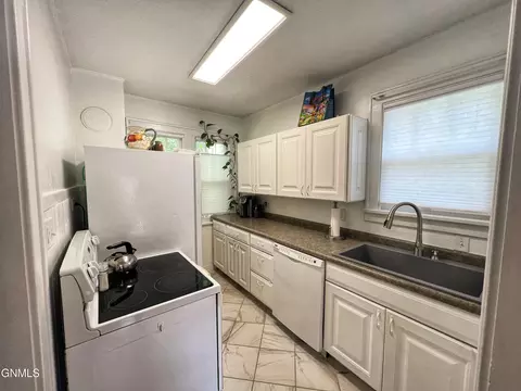 323 Custer Park St, Bismarck, ND 58501 photo 10