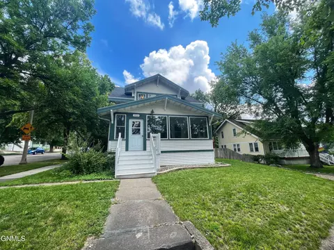 323 Custer Park St, Bismarck, ND 58501 photo 3