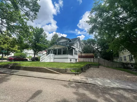 323 Custer Park St, Bismarck, ND 58501 photo 23