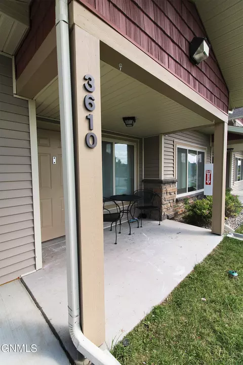 3610 Long Branch Ave, Williston, ND 58801 photo 2