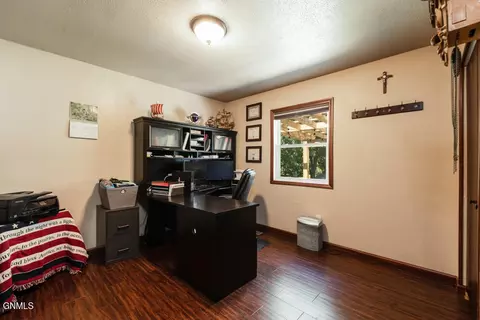 220 Lake St, Mandan, ND 58554 photo 13