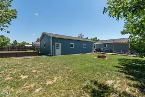 220 Lake St, Mandan, ND 58554 photo 27