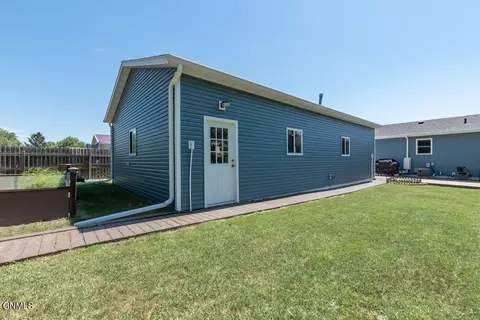 220 Lake St, Mandan, ND 58554 photo 28