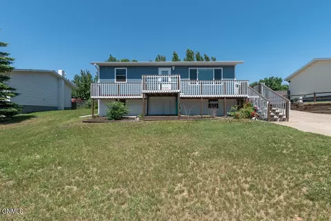 220 Lake St, Mandan, ND 58554 photo 2