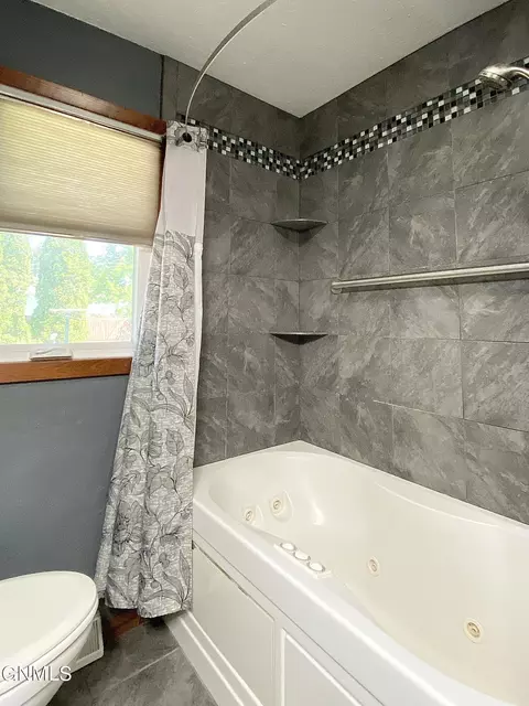 1808 Boulevard Ave E, Bismarck, ND 58501 photo 17