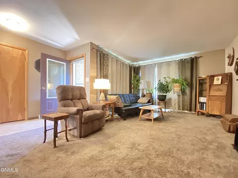 1808 Boulevard Ave E, Bismarck, ND 58501 photo 11