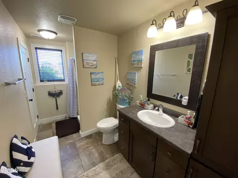 2513 Peach Tree Dr, Bismarck, ND 58504 photo 24