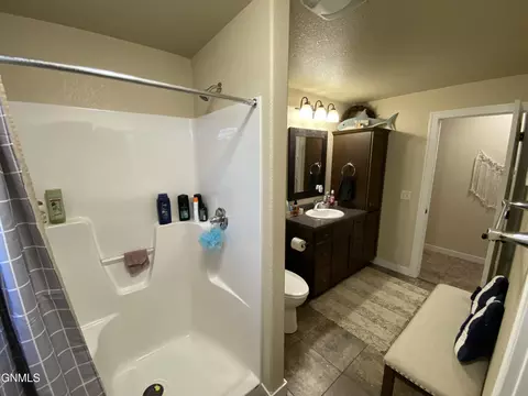 2513 Peach Tree Dr, Bismarck, ND 58504 photo 23