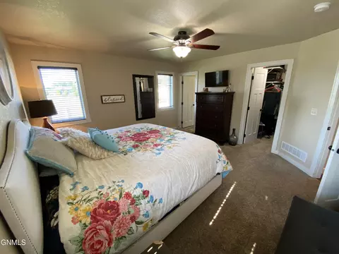 2513 Peach Tree Dr, Bismarck, ND 58504 photo 15