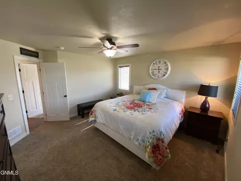 2513 Peach Tree Dr, Bismarck, ND 58504 photo 14