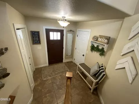 2513 Peach Tree Dr, Bismarck, ND 58504 photo 7