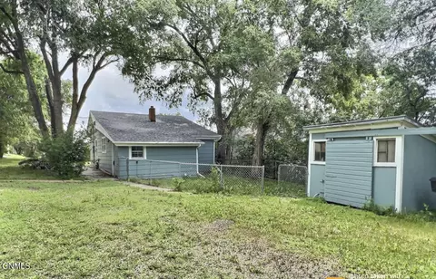 211 6th Ave NE, Mandan, ND 58554 photo 2