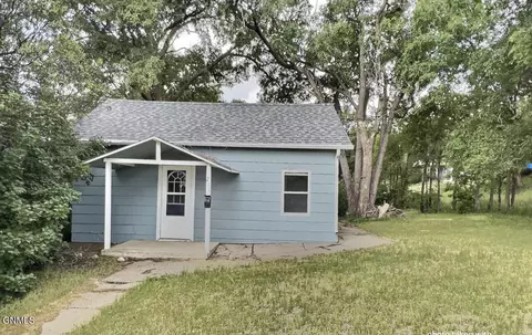 211 6th Ave NE, Mandan, ND 58554 photo 4