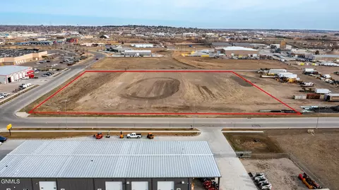 1205 Burlington Dr, Bismarck, ND 58503