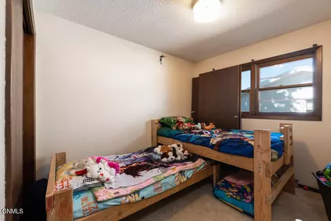 602 Denver Ave, Bismarck, ND 58504 photo 8