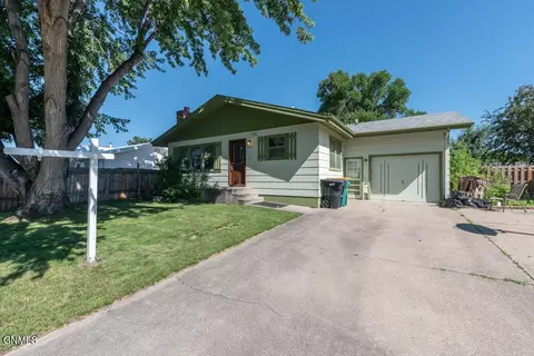602 Denver Ave, Bismarck, ND 58504 photo 1