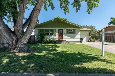 602 Denver Ave, Bismarck, ND 58504 photo 3