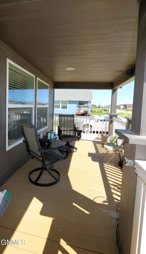 5613 Lukenbill Ave, Williston, ND 58801 photo 8