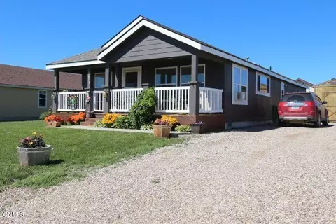 5613 Lukenbill Ave, Williston, ND 58801 photo 1