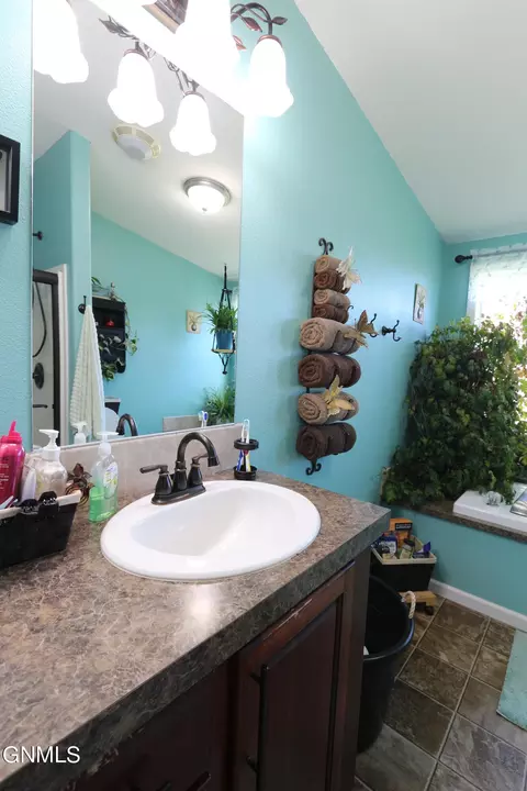 5613 Lukenbill Ave, Williston, ND 58801 photo 37
