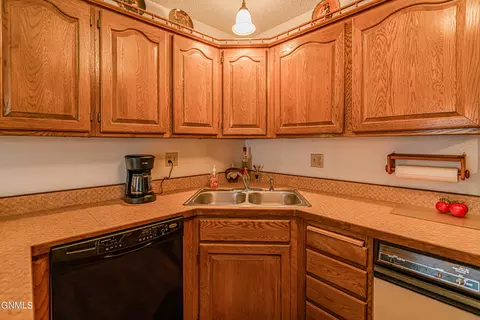 409 Brandon Dr, Bismarck, ND 58503 photo 44