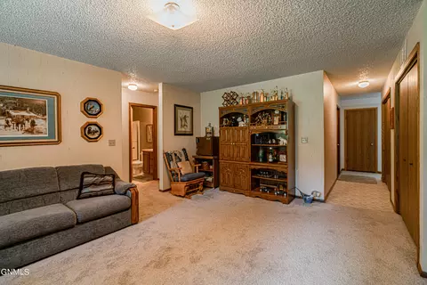 409 Brandon Dr, Bismarck, ND 58503 photo 60