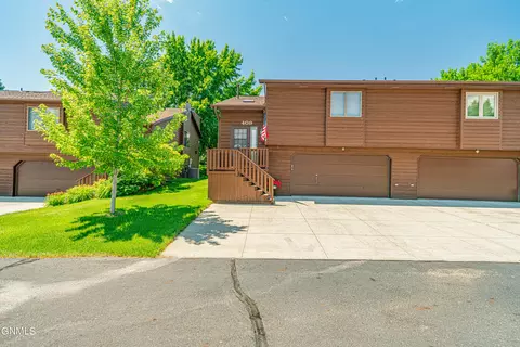 409 Brandon Dr, Bismarck, ND 58503 photo 1