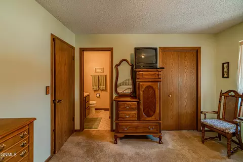 409 Brandon Dr, Bismarck, ND 58503 photo 14
