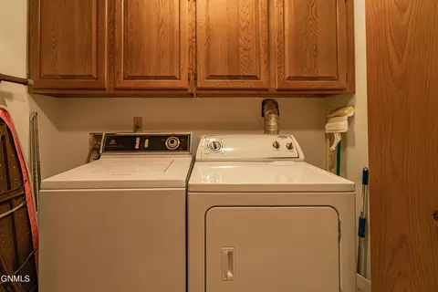 409 Brandon Dr, Bismarck, ND 58503 photo 23