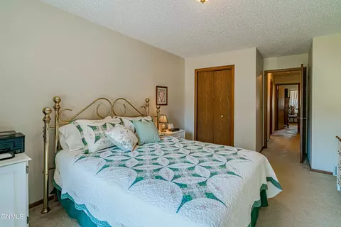 409 Brandon Dr, Bismarck, ND 58503 photo 9