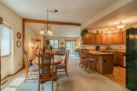 409 Brandon Dr, Bismarck, ND 58503 photo 4