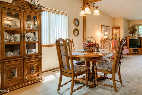 409 Brandon Dr, Bismarck, ND 58503 photo 41